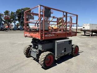 2016 SKYJACK SJ6826RT