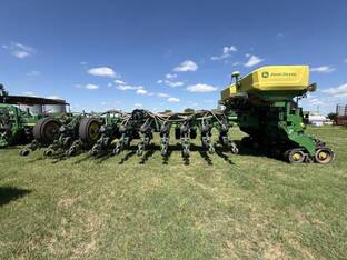 2022 John Deere 1775NT