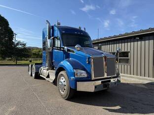 2023 Kenworth T880