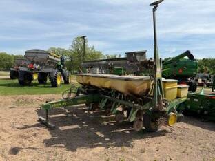John Deere 7200