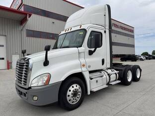 2017 Freightliner CASCADIA 125