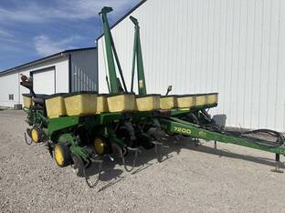 1988 John Deere 7200