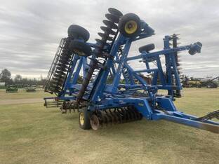 2010 Landoll 7430