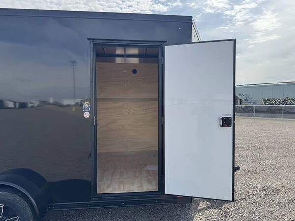 2026 United 7'x14' uj 7k black/blackout 7' interior