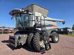 2009 Gleaner A76