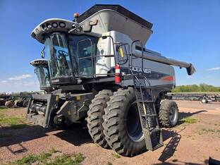 2010 Gleaner A76