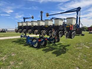2024 Kinze 3505
