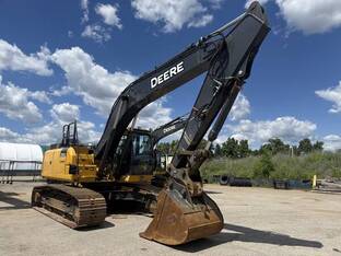 2021 John Deere 210G LC