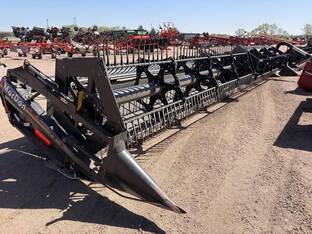 2006 MacDon Industries 974