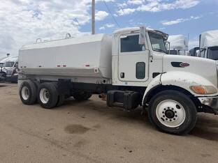2005 Peterbilt 335