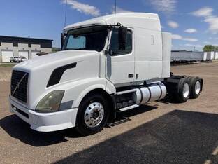 2004 Volvo VNL64T630