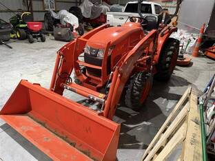 2017 Kubota L3901HST