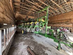 2016 John Deere 1745