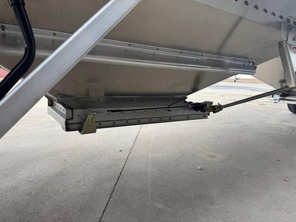 2027 Timpte super hopper