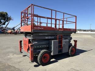 2015 SKYJACK SJ8841RT