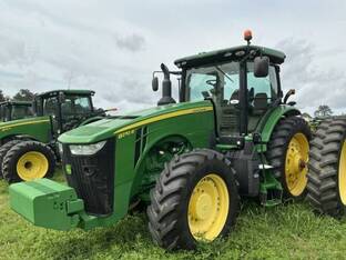 2017 John Deere 8270R