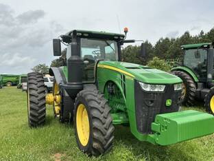 2018 John Deere 8270R