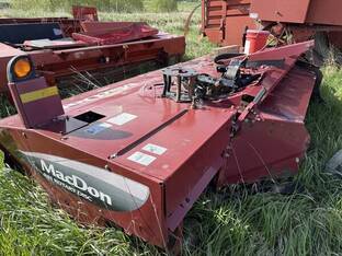 2011 MacDon Industries R85