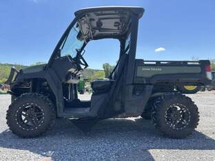 2022 John Deere GATOR XUV 835M
