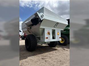 1991 Orthman 897 Grain Cart