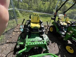 2023 John Deere Z930R