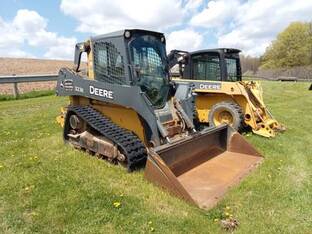 2017 John Deere 323E