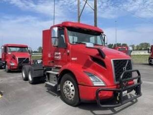2023 Volvo VNR64T300