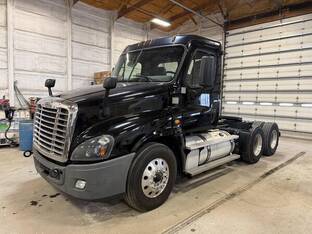 2018 Freightliner CASCADIA 125