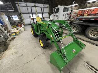 2012 John Deere 3320