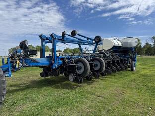 2016 Kinze 4900