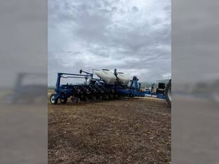 2024 Kinze 3665