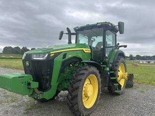 2022 John Deere 8R 250