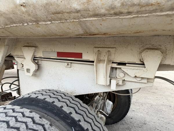 1985 Clement 35 ft end dump