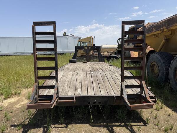 2010 Hurst 30 ft gooseneck