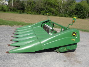 2004 John Deere 693