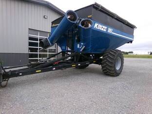 2018 Kinze 1051