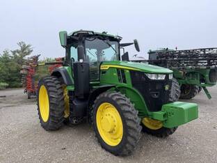 2023 John Deere 7R 230