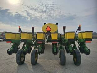 2002 John Deere 1770