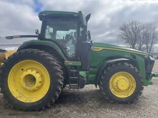 2025 John Deere 8R 250