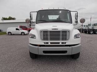 2022 Freightliner BUSINESS CLASS M2 106