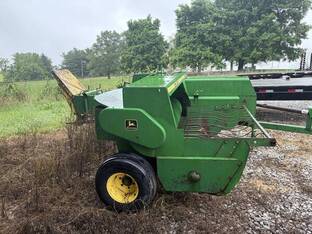 1993 John Deere 338