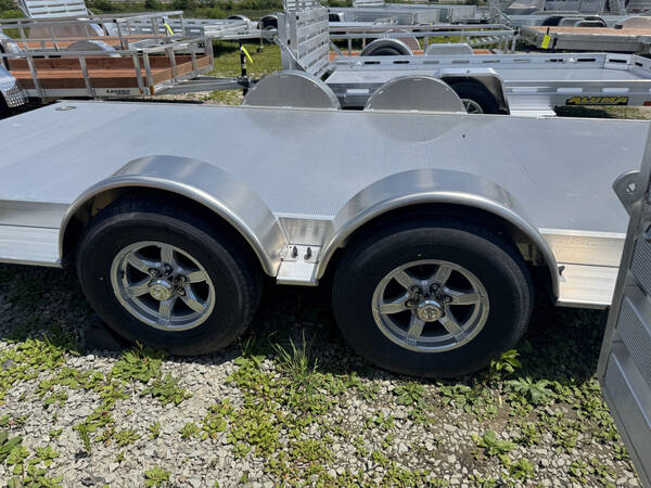 2025 Aluma 8220h