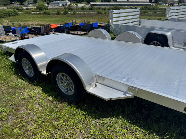 2025 Aluma 8218r