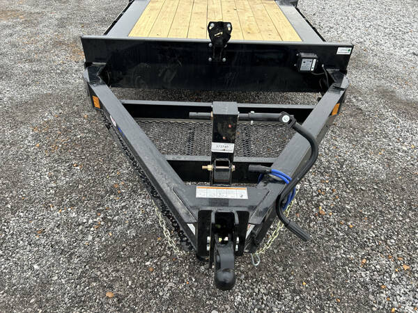 2026 Load Trail th8324083