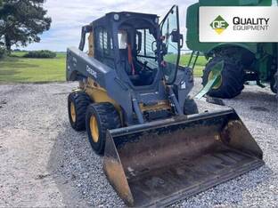 2023 John Deere 330G