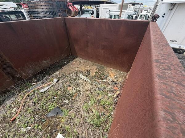 1990 Custom Built 28 ft sludge trailer