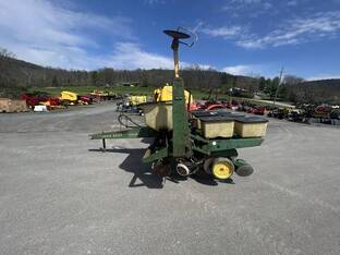 John Deere 7000