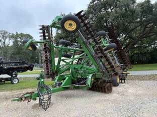 2015 John Deere 2623VT