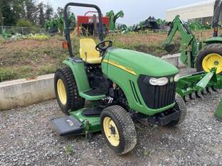 2008 John Deere 3320