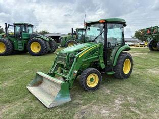 2014 John Deere 3046R